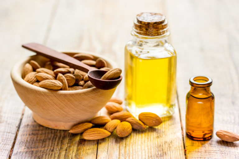 6-best-almond-extract-substitutes